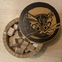 Lino on wood
bewaardoos // zie winkel 